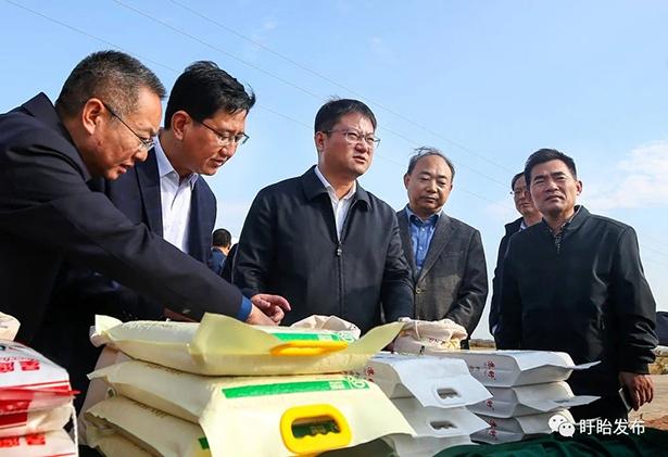 县委副书记,代县长孙志标,县委副书记高为淼陪同.