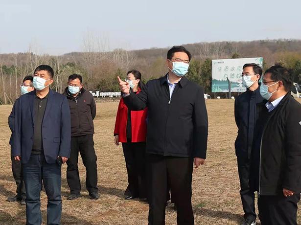 县委书记邓勇深入天泉湖镇调研生态环保工作