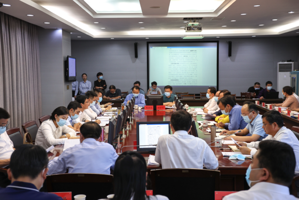 20220930县政府党组（扩大）会议和十八届八次常务会议召开1.png
