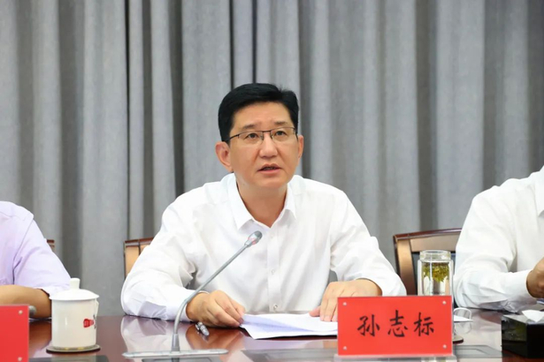 20220901县政府十八届七次常务会召开2.jpg