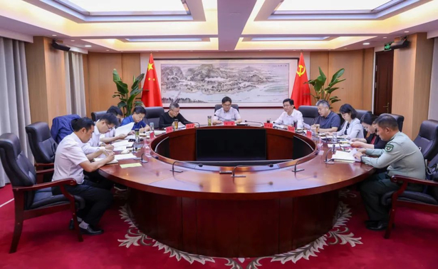 20230531县委常委会会议召开1.jpg