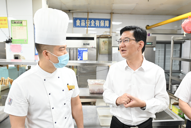 20230604孙志标检查我县高考准备工作2.png
