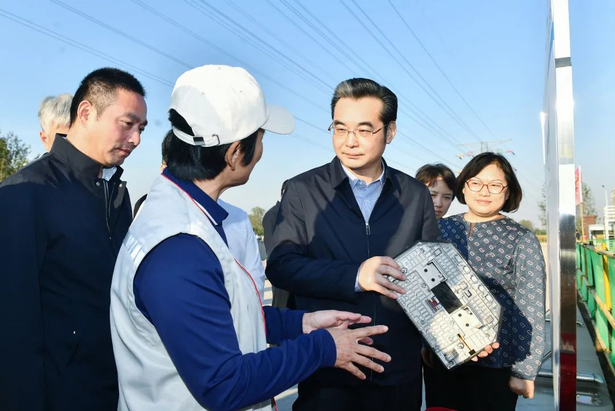 20231021市委市政府举行2023年第三次重特大产业项目攻坚拉练3.jpg