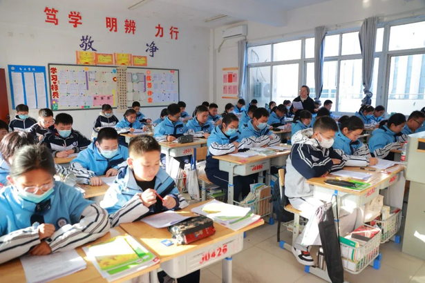 20231121孙志标赴盱眙中学调研县中振兴工作4.jpg