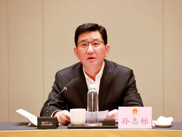 20240115县委书记孙志标主持召开市九届人大四次会议盱眙县代表团全体代表会议2.jpg