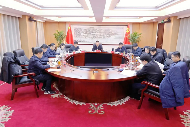 20240208县委常委会会议召开1.jpg