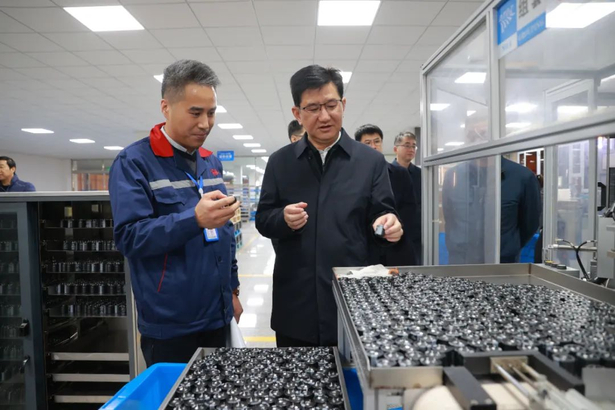 20230301坚持工业强县 矢志攀高比强1.jpg