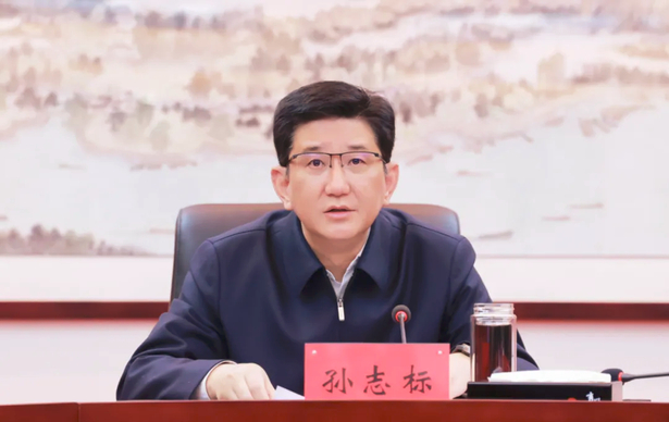 20240403县委常委会会议召开2.jpg