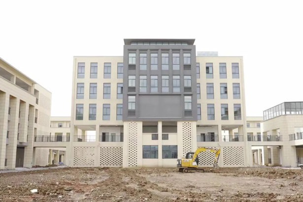 20240512县领导现场推进第二中学开发区分校建设1.jpg