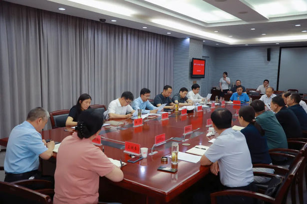 2024-06-08龙虾节一办六组工作汇报会召开.jpg
