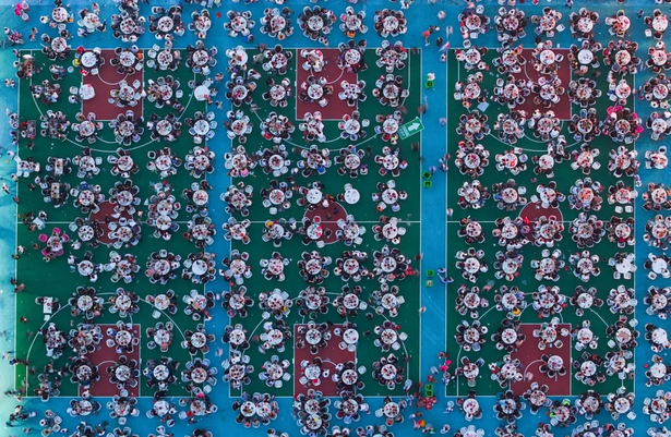 2024-06-13第二十四届盱眙龙虾节万人龙虾宴火热开席3.jpg