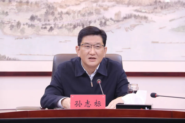 2024-10-23县委常委会召开议军会议2.jpg