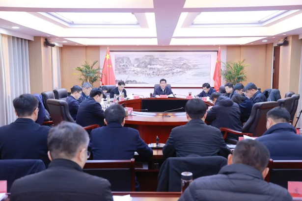 20241227县委常委会会议召开1.jpg