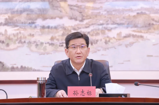 20250226县委常委会会议召开2.jpg