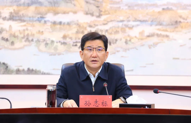 20250315县委理论学习中心组召开学习会 专题学习贯彻习近平总书记重要讲话和全国两会精神2.jpg