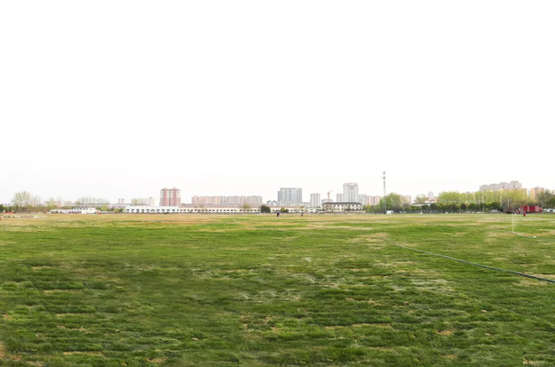 20250406县领导现场推进陡湖生态环境整治和“一地三用”等重点工作2.jpg 20250406县领导现场推进陡湖生态环境整治和“一地三用”等重点工作2.jpg