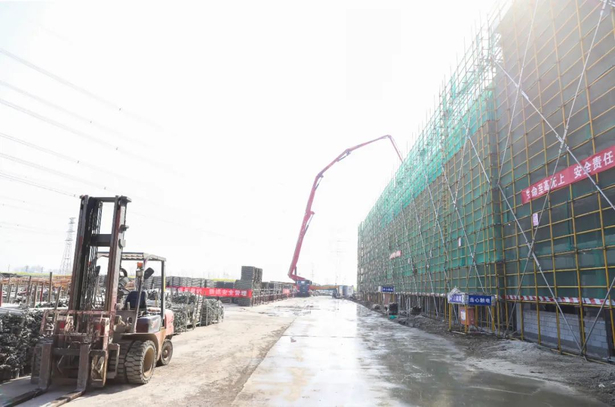 20250405孙志标现场推进在建重大项目建设2.jpg