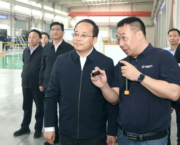 20250422顾坤调研推进新型工业化发展.jpg