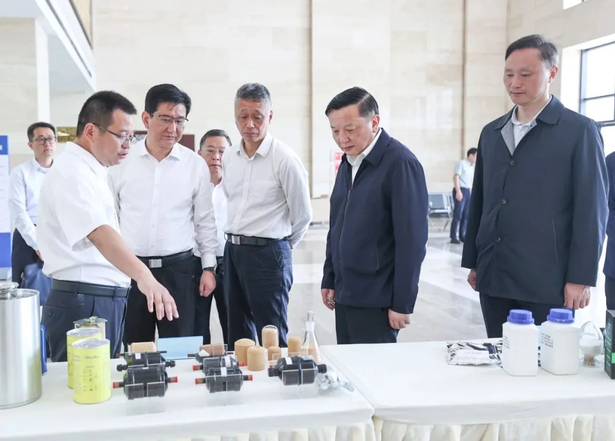 20250519省科技厅来盱调研凹凸棒石产业发展工作1.jpg