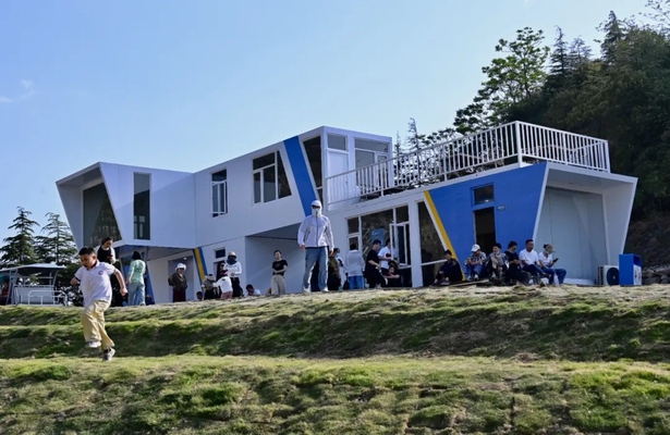 20250501孙志标现场推进五一假期景区运行和促消费工作2.jpg