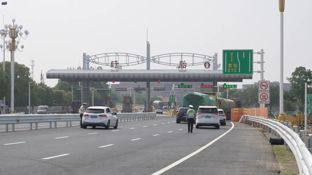 s49新扬高速出口正式完成升级改造并通车2.jpg