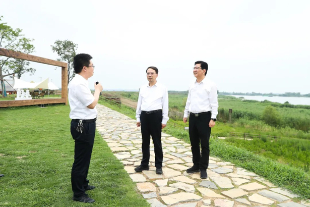 20250623市人大常委会领导来盱视察环洪泽湖公路建设发展情况1.jpg