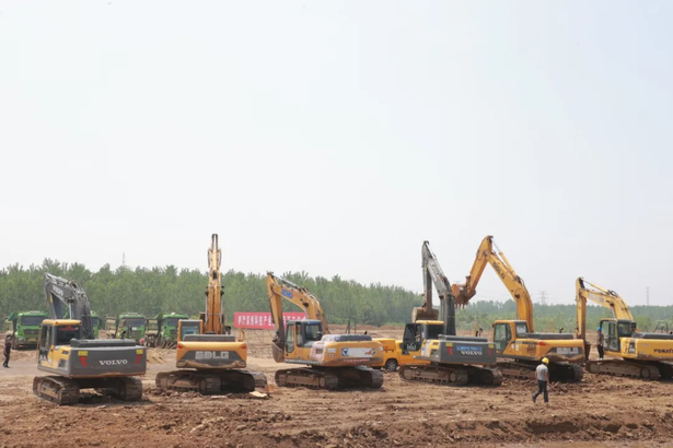 20250604县领导现场推进二季度部分开竣工项目建设3.jpg