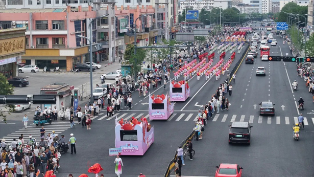 “虾趣狂欢,嗨游全城!”主题巡游活动火热上演1.jpg “虾趣狂欢,嗨游全城!”主题巡游活动火热上演1.jpg
