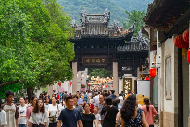 2025盱眙龙虾美食文旅推广季无锡分会场活动启幕14.jpg