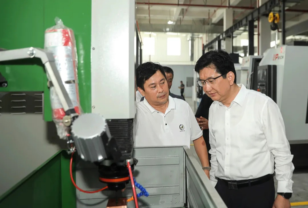 20250611孙志标在推进二季度开竣工项目时强调：苦干实干 奋勇争先 以“挑大梁”的信心决心冲刺“双过半”.jpg
