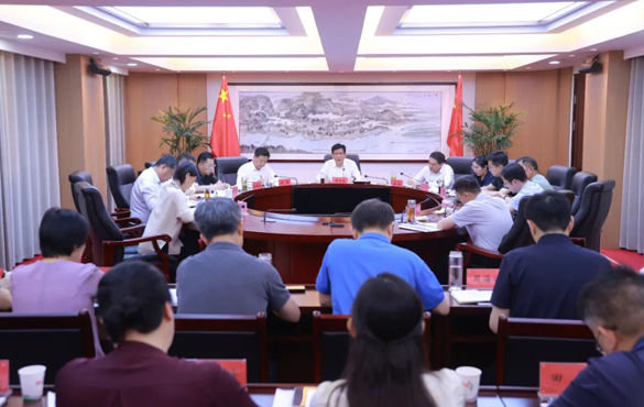 县委理论学习中心组学习会暨县委常委会会议召开...