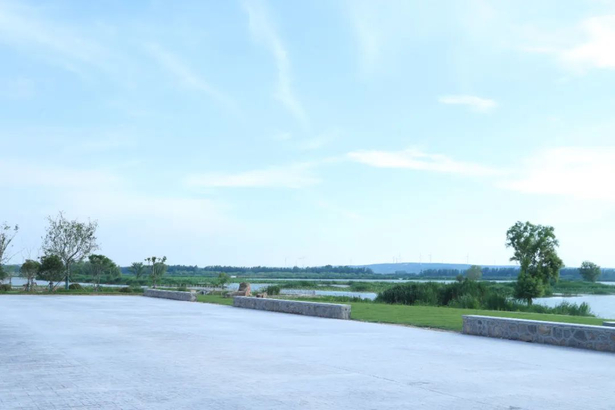 20250701县领导现场推进“一地三用”等项目建设2.jpg