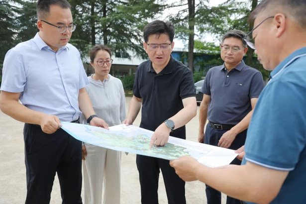 20250726孙志标实地调研抗旱工作.jpg