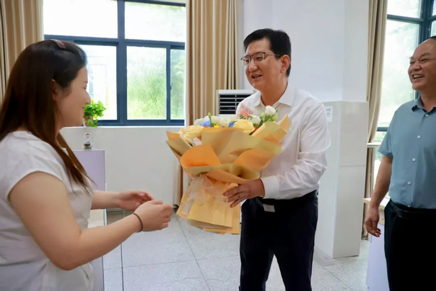20250908孙志标带队开展教师节走访慰问活动2.jpg