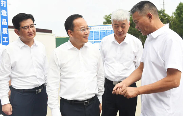 顾坤调研推进“两重”项目和重点产业项目建设