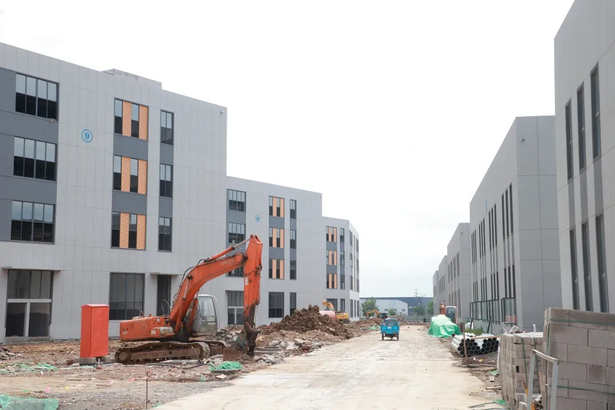 20250831县领导现场推进部分三季度开竣工重点项目建设2.jpg