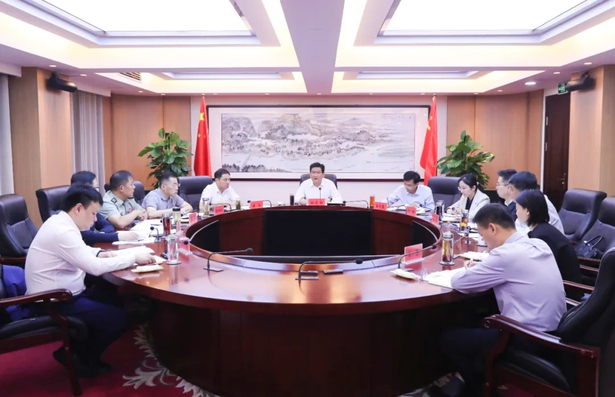 20250929县委常委会召开会议.jpg