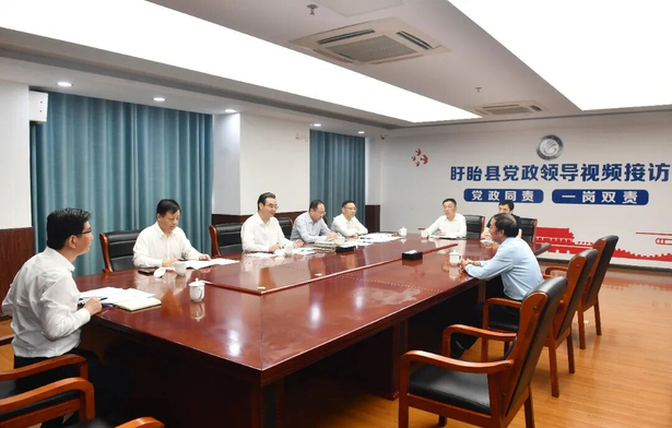20250928史志军调研信访工作并接待信访群众.jpg