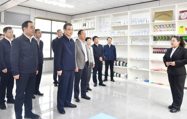 20251018市委市政府举行2025年第三次重特大产业项目攻坚拉练1.jpg