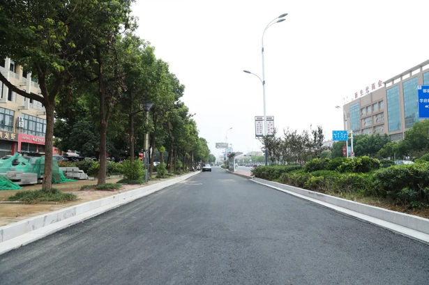 20251005县领导现场推进部分重点在建工程及“两重”项目建设2.jpg