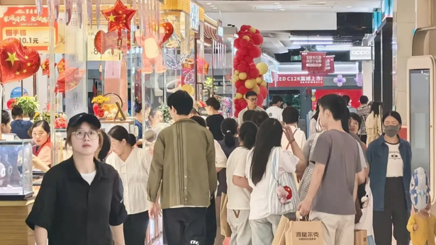 盱眙节日消费市场“热”力十足2.jpg