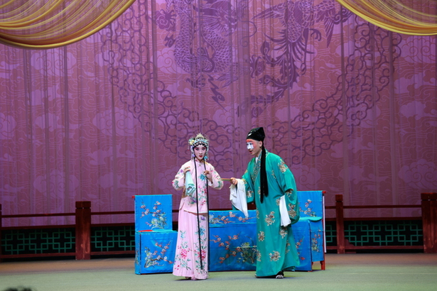 20251012京剧《乌龙院》在盱眙精彩上演获好评1.jpg