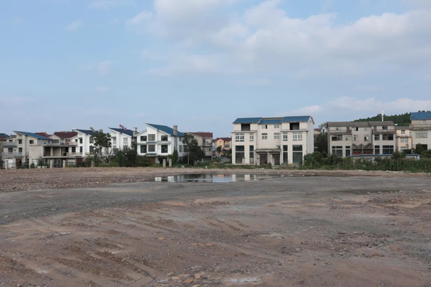 20251008县领导现场推进部分重点项目建设、安全生产和生态环保工作8.jpg