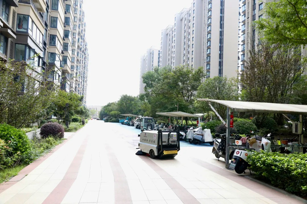 20251008县领导现场推进部分重点项目建设、安全生产和生态环保工作1.jpg