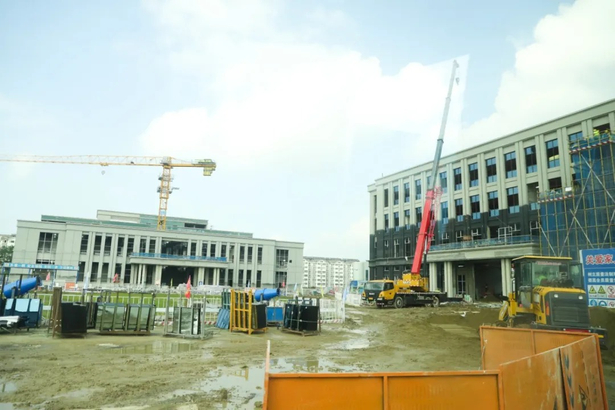 20250930县领导现场推进重点项目建设和节前安全生产工作1.jpg