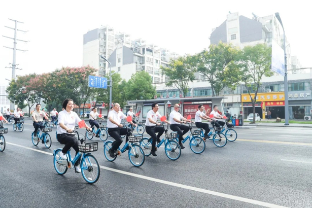 20251001盱眙县举行“骑观盱眙新颜 共贺祖国华诞”国庆主题骑行活动5.jpg