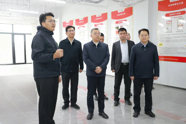 20251103省人社厅领导来盱调研“家门口”就业工作.jpg 20251103省人社厅领导来盱调研“家门口”就业工作.jpg