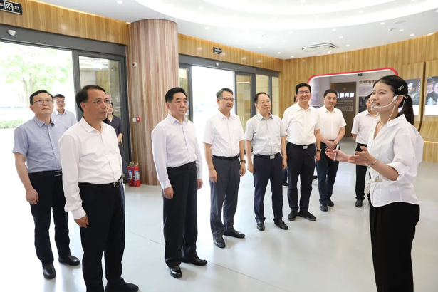 2024-08-08张爱军在盱眙宣讲党的二十届三中全会精神并开展立法调研4.jpg 2024-08-08张爱军在盱眙宣讲党的二十届三中全会精神并开展立法调研4.jpg