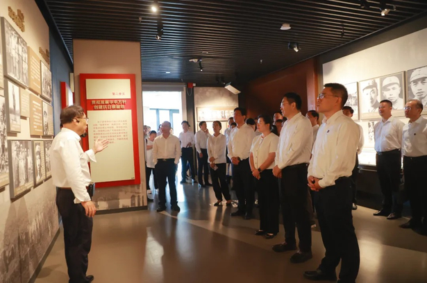 20250902“铭记历史 展望未来”传承弘扬新四军革命传统活动举行4.jpg