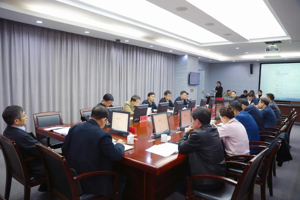 县政府十八届三十七次常务会召开.jpg 县政府十八届三十七次常务会召开.jpg